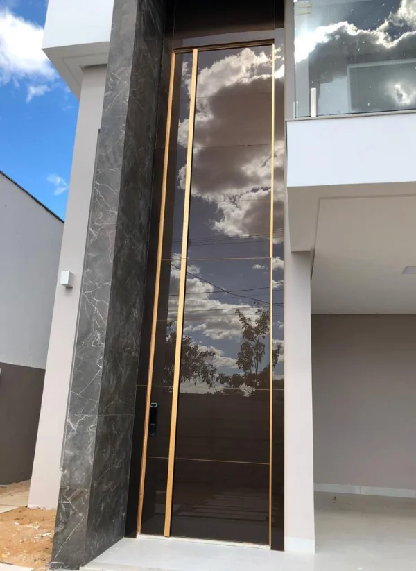 Acabamento de Pintura em Vidros e Alumínios